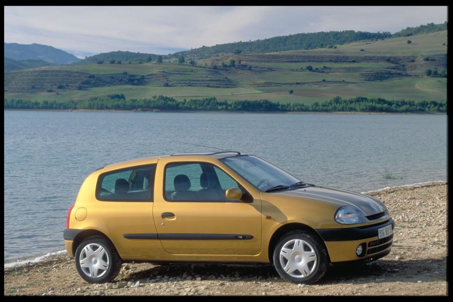  Renault Clio 1998 года  (фото 102 из 106)